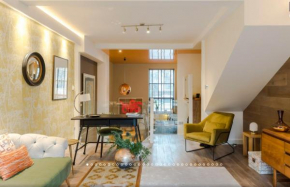 Neon Melody - Playful 2 bedroom by London Bridge